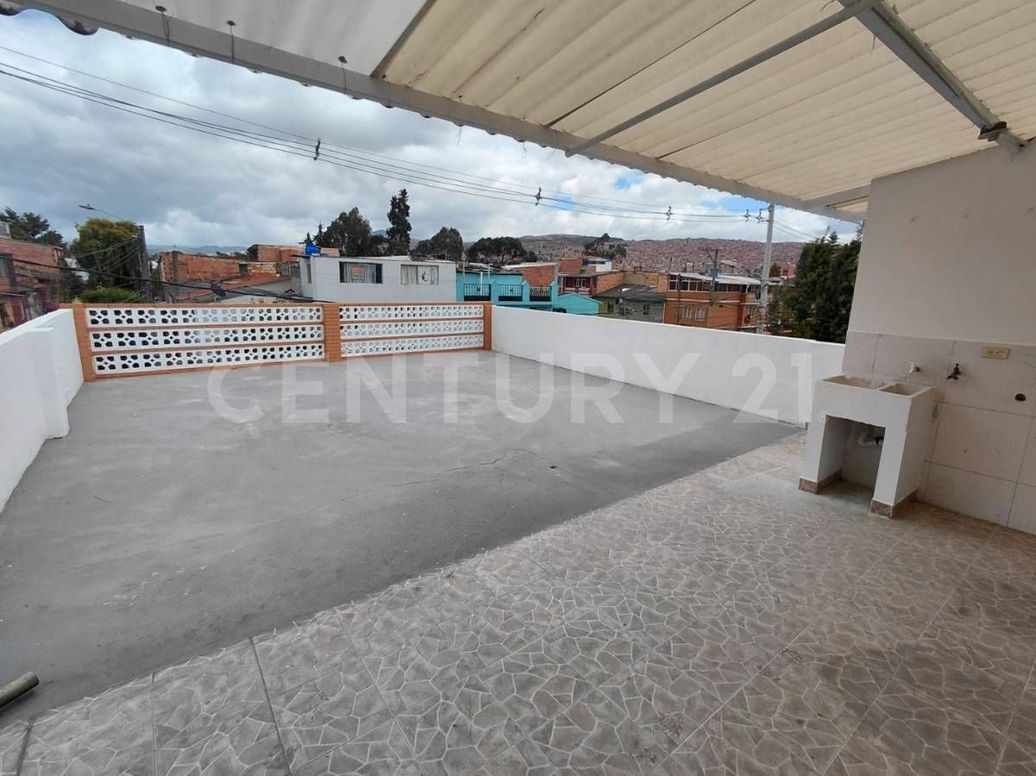 Casa de 8 alcobas en venta en Nuevo Muzu, Bogotá, 350 m² · foto 11 de 20