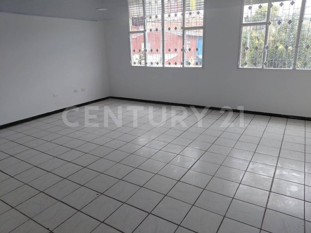 Casa de 8 alcobas en venta en Nuevo Muzu, Bogotá, 350 m² · foto 2 de 20