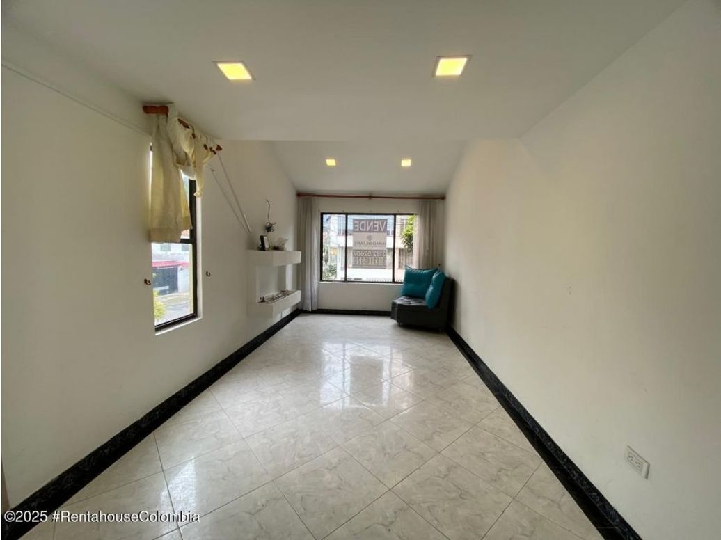 Apartamento de 4 alcobas en venta en Cedritos, Bogotá, 120 m² · foto 2 de 20