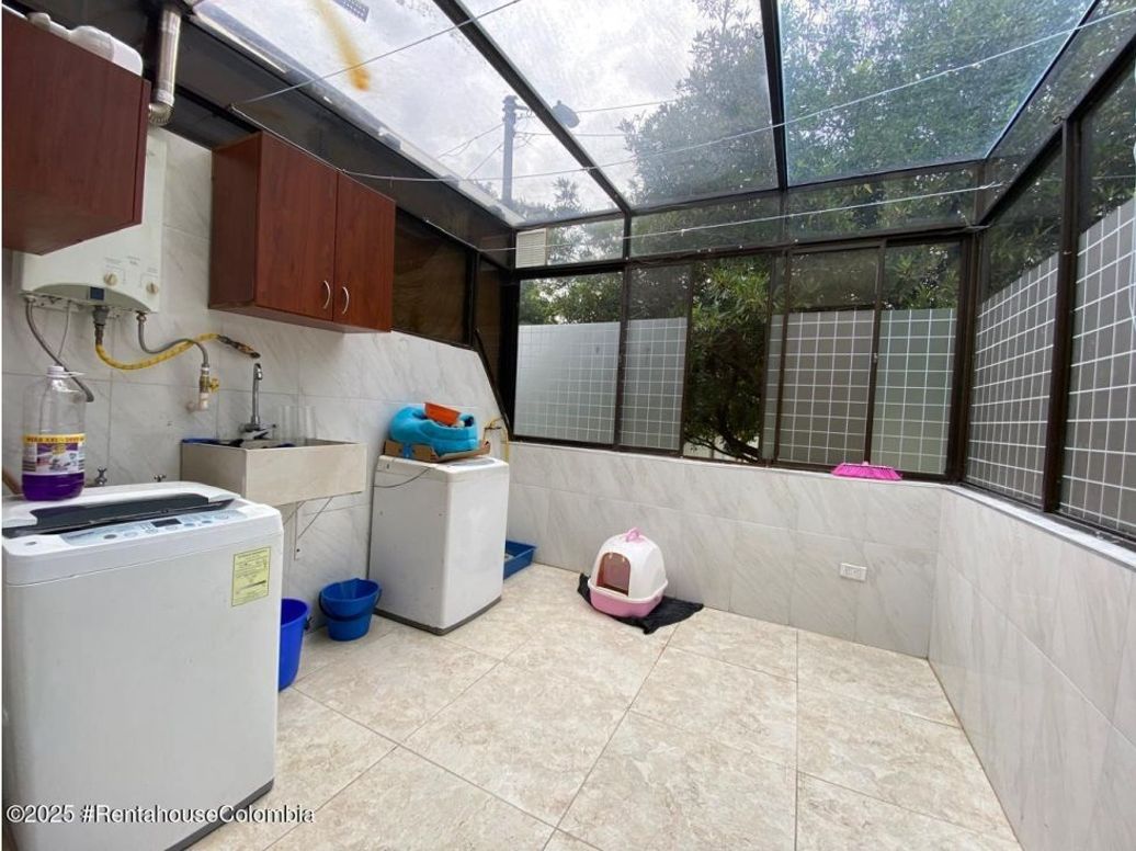 Apartamento de 4 alcobas en venta en Cedritos, Bogotá, 120 m² · foto 16 de 20