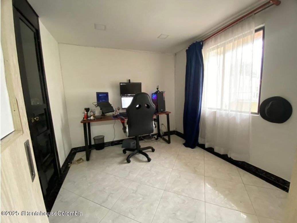 Apartamento de 4 alcobas en venta en Cedritos, Bogotá, 120 m² · foto 9 de 20