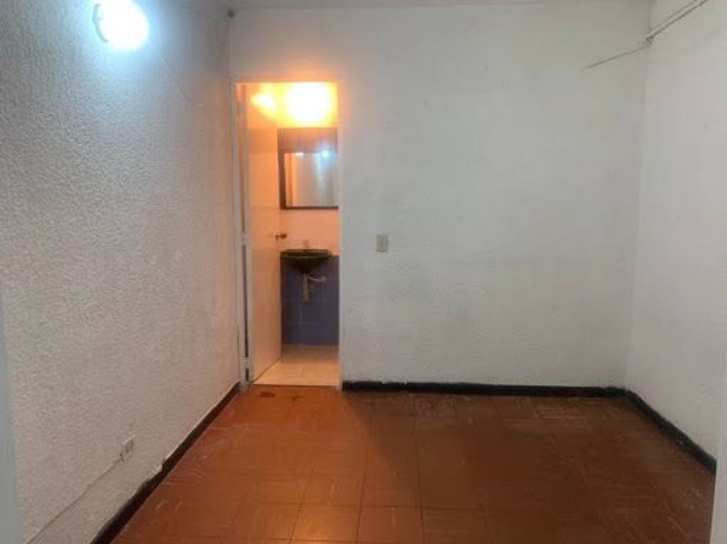 Casa de 9 alcobas en venta en Carimagua I Sector, Bogotá, 280 m² · foto 3 de 16
