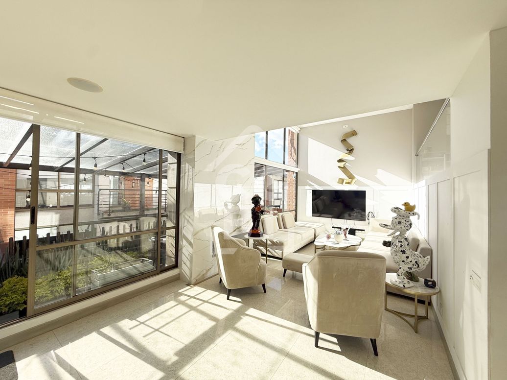 Casa de 4 alcobas en venta en Bosque De Pinos, Bogotá, 339 m² · foto 4 de 20
