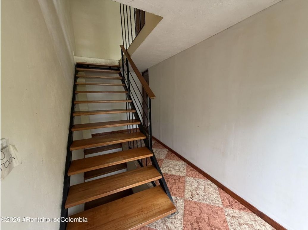 Casa de 14 alcobas en venta en San Antonio Norte, Bogotá, 389 m² · foto 13 de 20