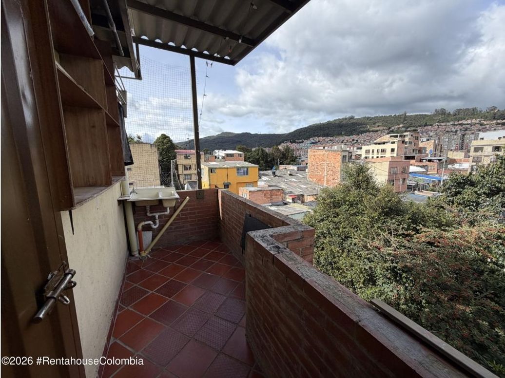 Casa de 14 alcobas en venta en San Antonio Norte, Bogotá, 389 m² · foto 19 de 20