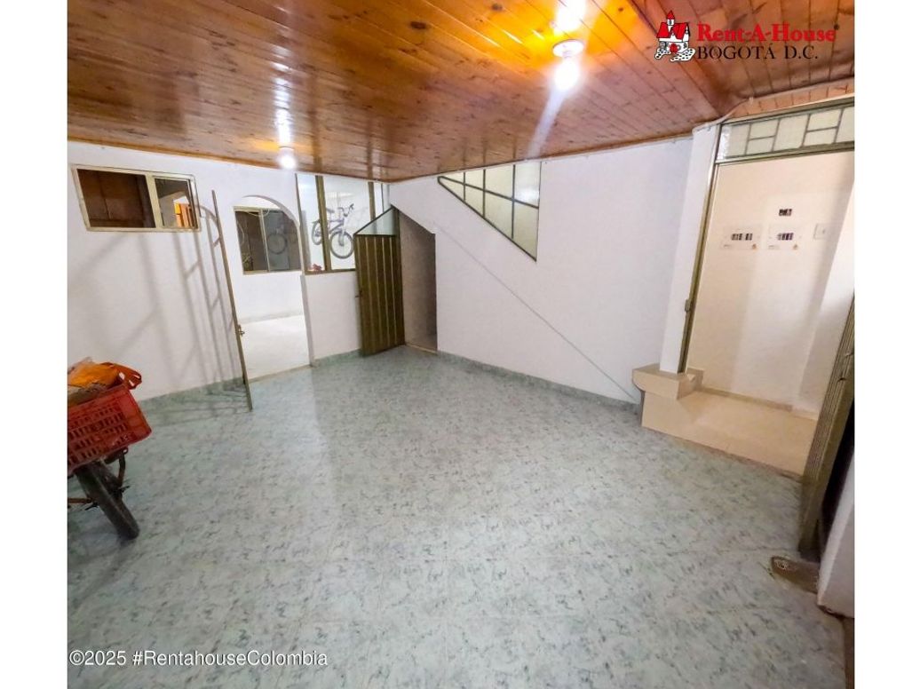 Casa de 7 alcobas en venta en Santa Rita, Bogotá, 180 m² · foto 2 de 20