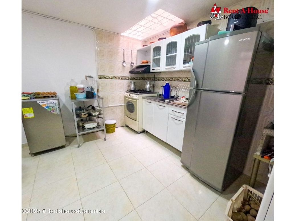 Casa de 7 alcobas en venta en Santa Rita, Bogotá, 180 m² · foto 9 de 20