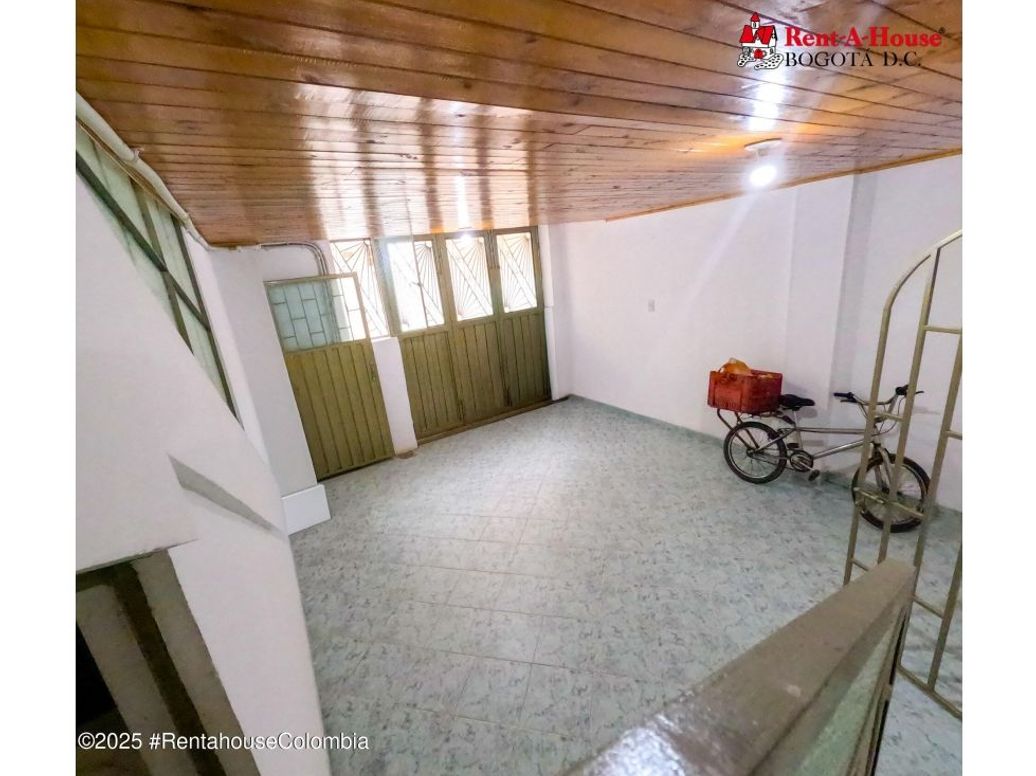 Casa de 7 alcobas en venta en Santa Rita, Bogotá, 180 m² · foto 3 de 20