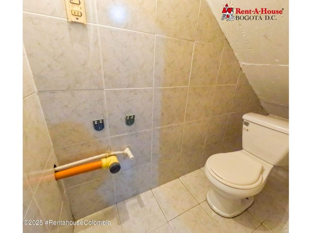 Casa de 7 alcobas en venta en Santa Rita, Bogotá, 180 m² · foto 4 de 20