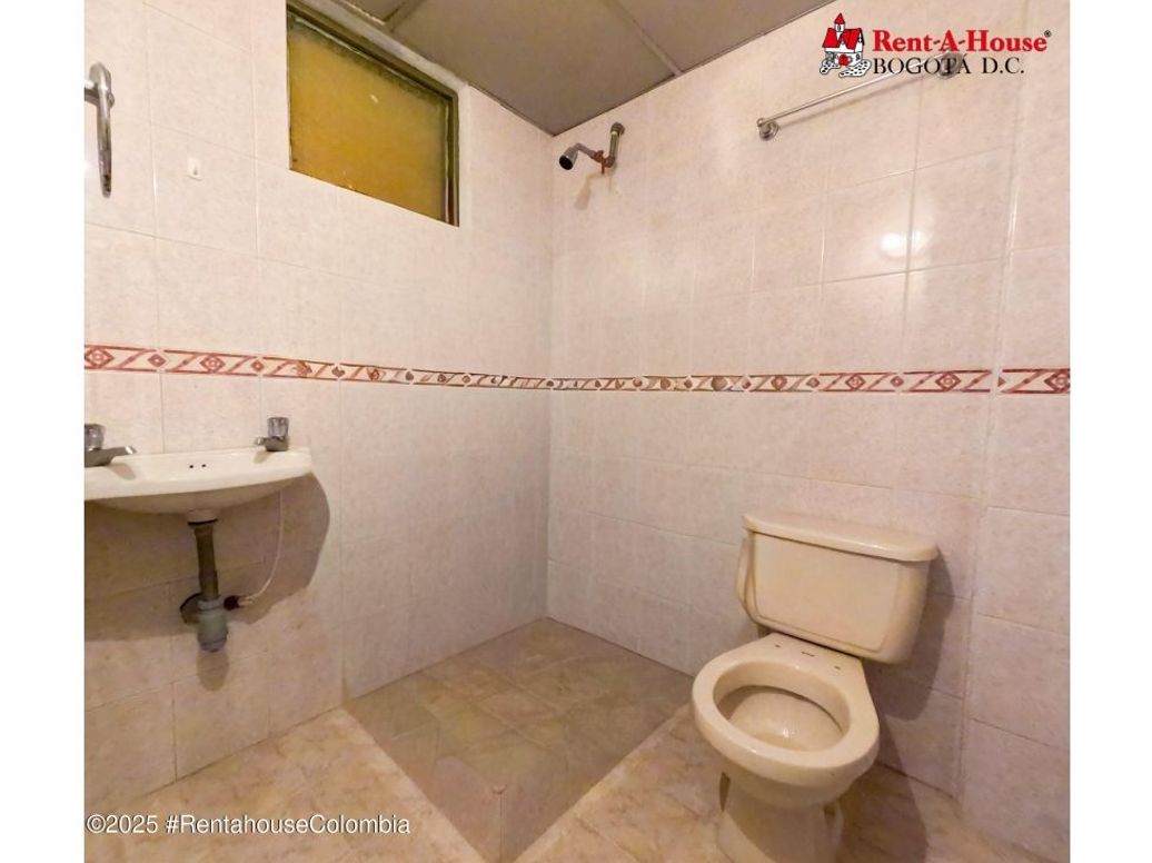 Casa de 7 alcobas en venta en Santa Rita, Bogotá, 180 m² · foto 19 de 20