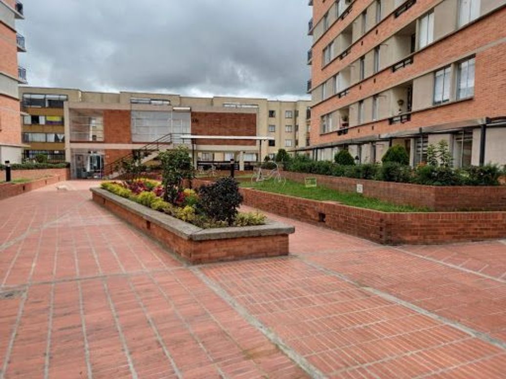 Apartamento de 3 alcobas en venta en Britalia, Bogotá, 76 m² · foto 2 de 20