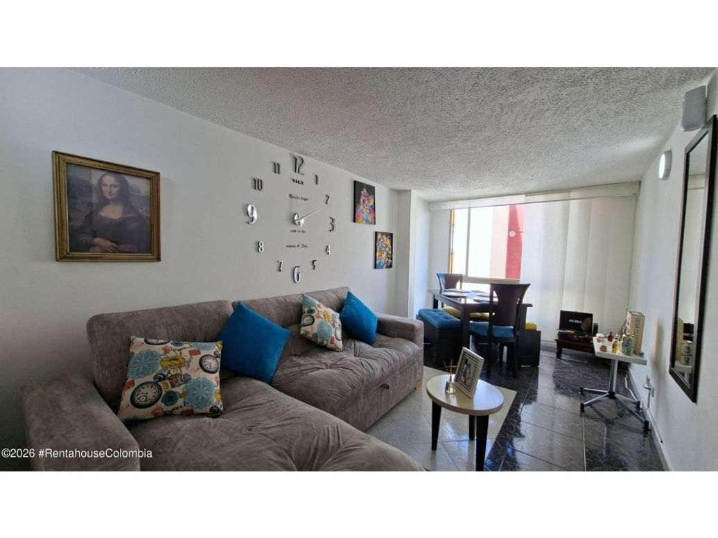 Apartamento de 3 alcobas en venta en Santa Teresa, Bogotá, 69 m² · foto 2 de 20