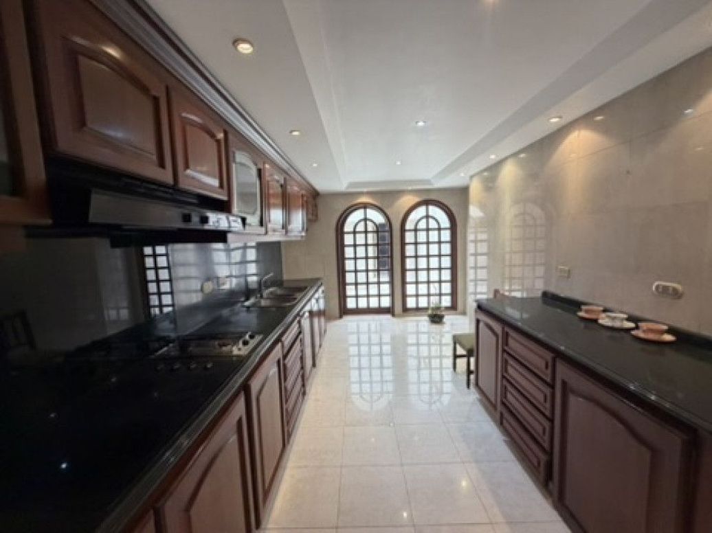 Casa de 4 alcobas en venta en Los Cedritos, Bogotá, 242 m² · foto 7 de 20