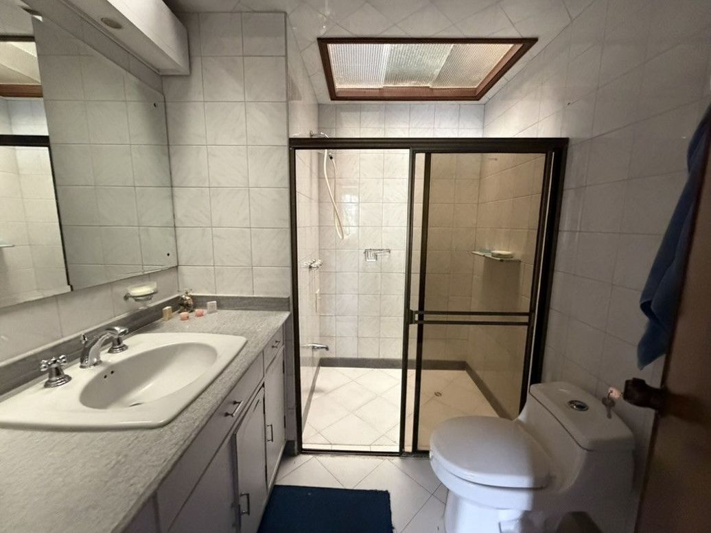Casa de 4 alcobas en venta en Los Cedritos, Bogotá, 242 m² · foto 17 de 20