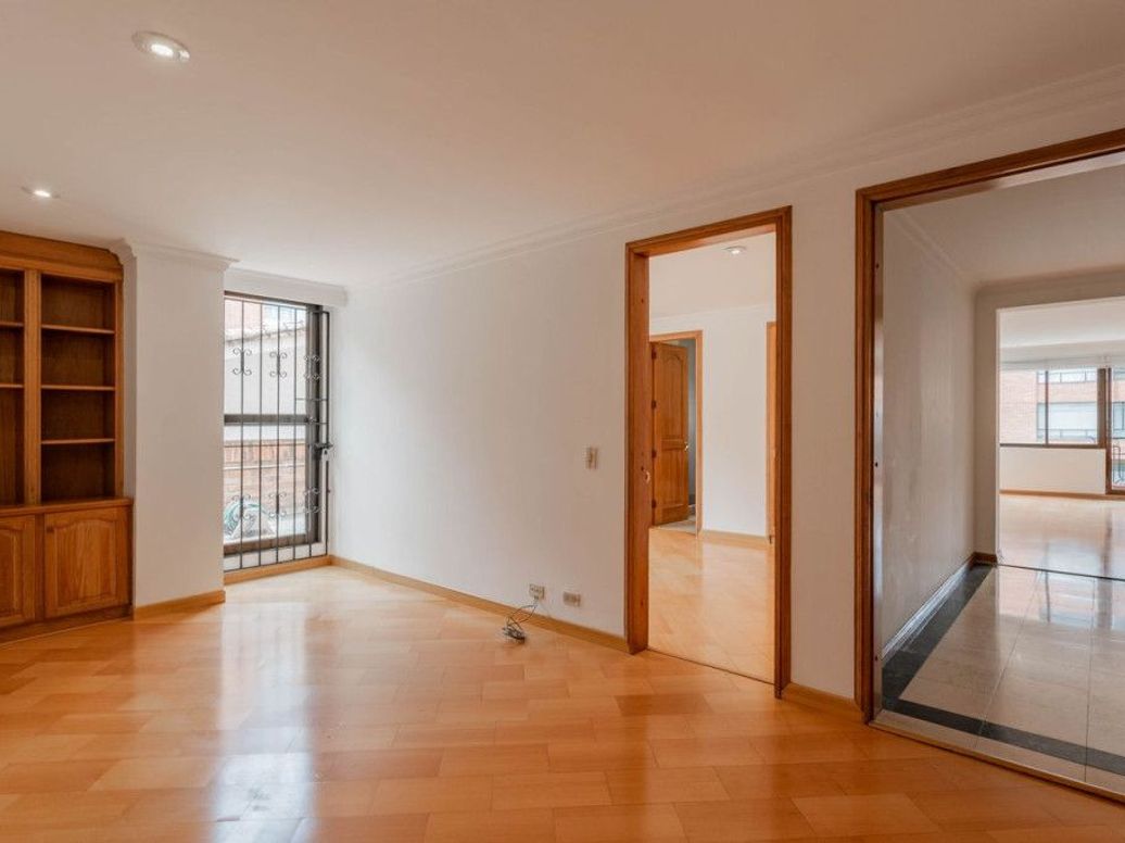 Apartamento de 4 alcobas en venta en Santa Barbara Occidental, Bogotá, 208 m² · foto 14 de 20