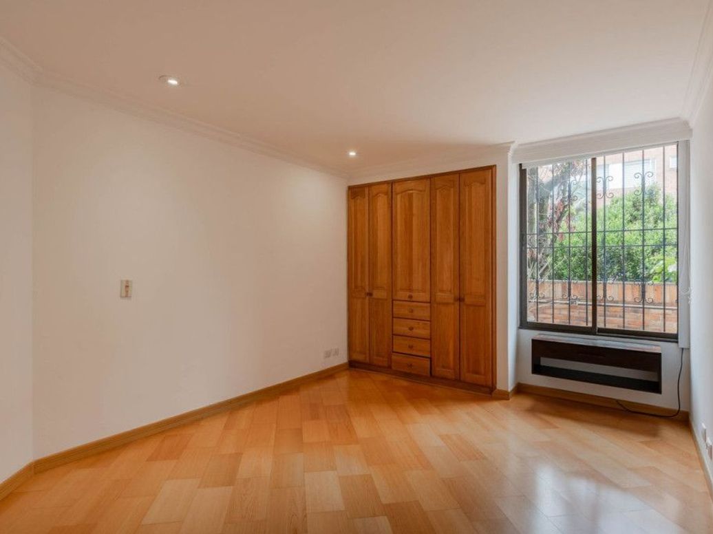 Apartamento de 4 alcobas en venta en Santa Barbara Occidental, Bogotá, 208 m² · foto 18 de 20