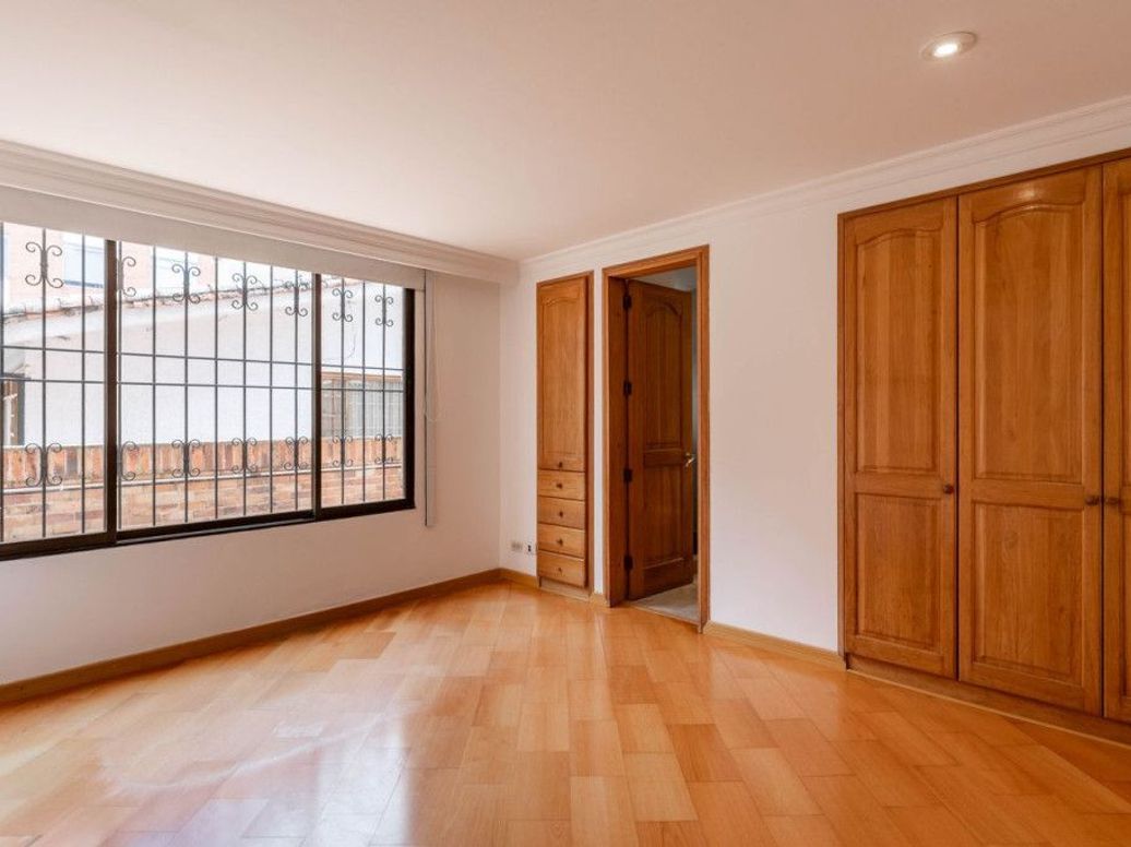 Apartamento de 4 alcobas en venta en Santa Barbara Occidental, Bogotá, 208 m² · foto 15 de 20