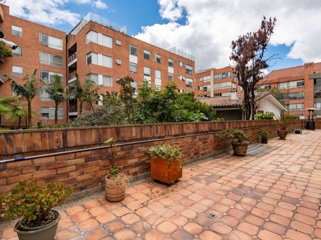Apartamento de 4 alcobas en venta en Santa Barbara Occidental, Bogotá, 208 m² · foto 20 de 20