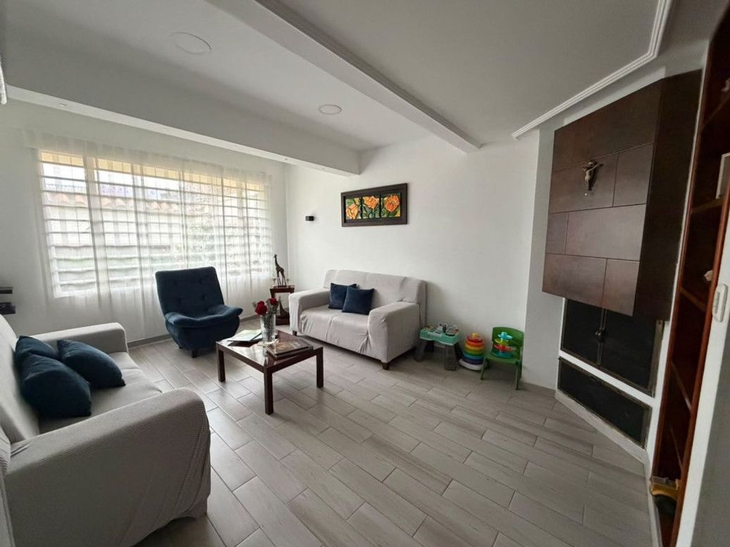 Casa de 4 alcobas en arriendo en Las Margaritas, Bogotá, 157 m² · foto 2 de 9