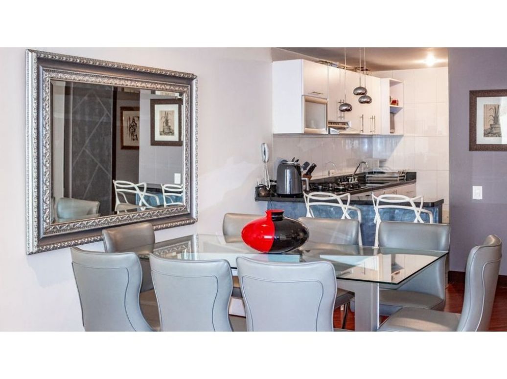 Apartamento de 2 alcobas en venta en Santa Barbara, Bogotá, 104 m² · foto 2 de 16