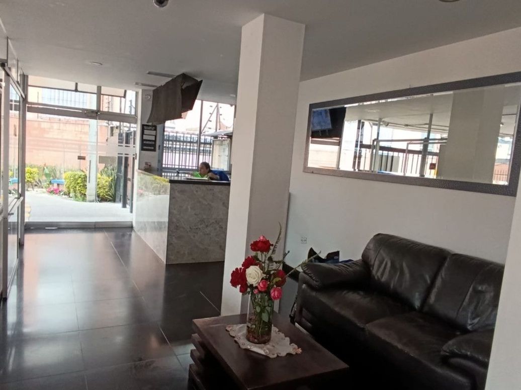 Apartamento de 3 alcobas en venta en Las Nieves, Bogotá, 54 m² · foto 3 de 20
