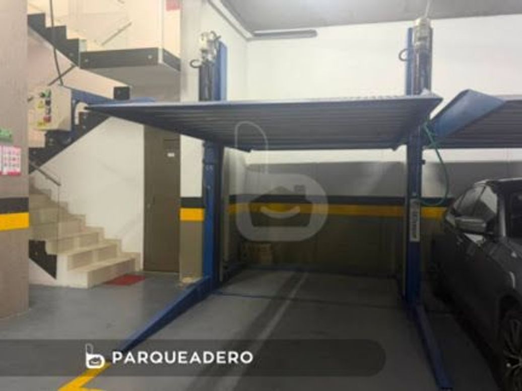 Apartamento de 3 alcobas en venta en Rincon Del Chicó, Bogotá, 99 m² · foto 3 de 9