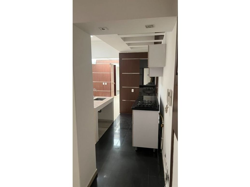 Apartamento de 1 alcoba en venta en Santa Barbara, Bogotá, 53 m² · foto 3 de 12
