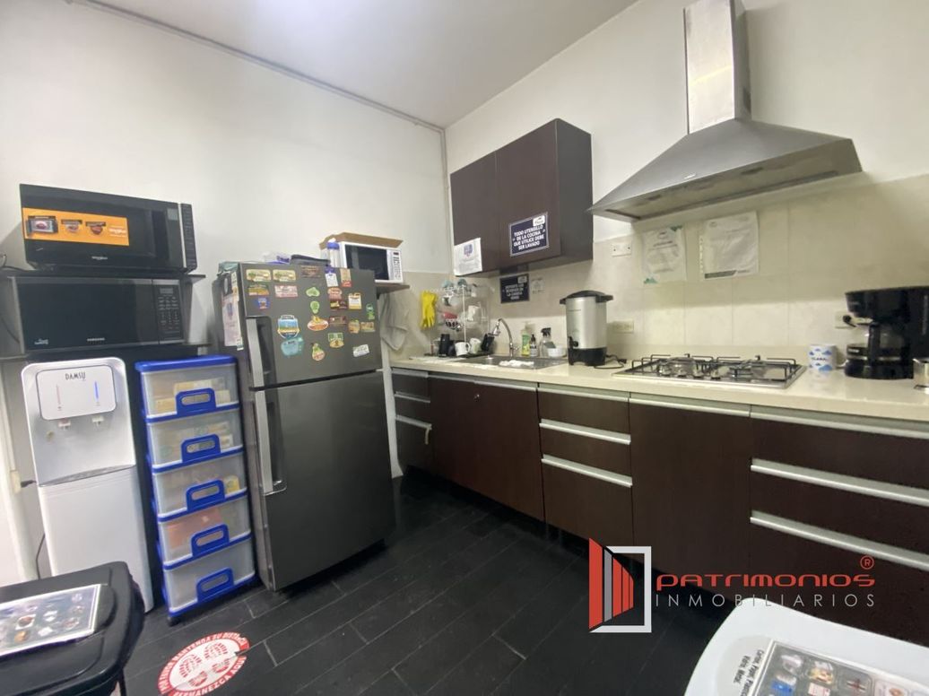 Casa de 7 alcobas en venta en La Soledad, Bogotá, 582 m² · foto 9 de 20