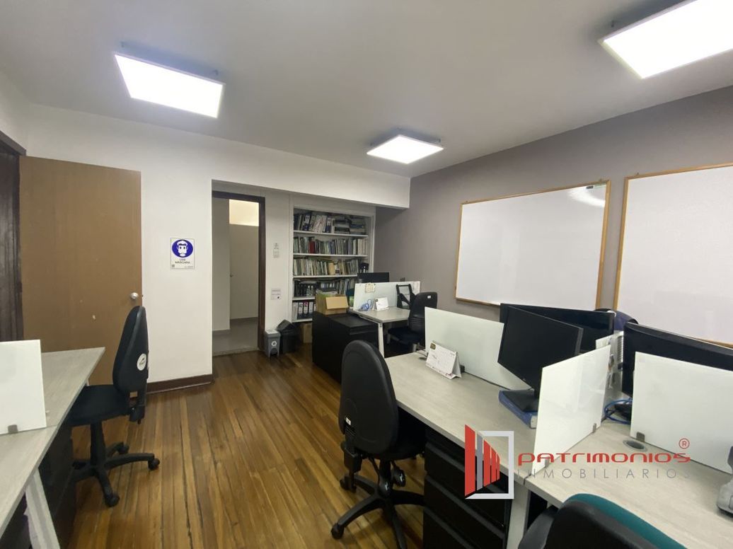 Casa de 7 alcobas en venta en La Soledad, Bogotá, 582 m² · foto 12 de 20