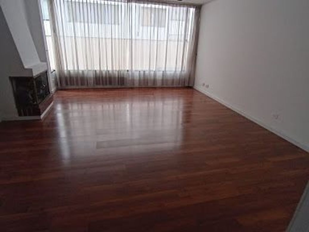 Apartamento de 2 alcobas en venta en Cedro Salazar, Bogotá, 70 m² · foto 2 de 19