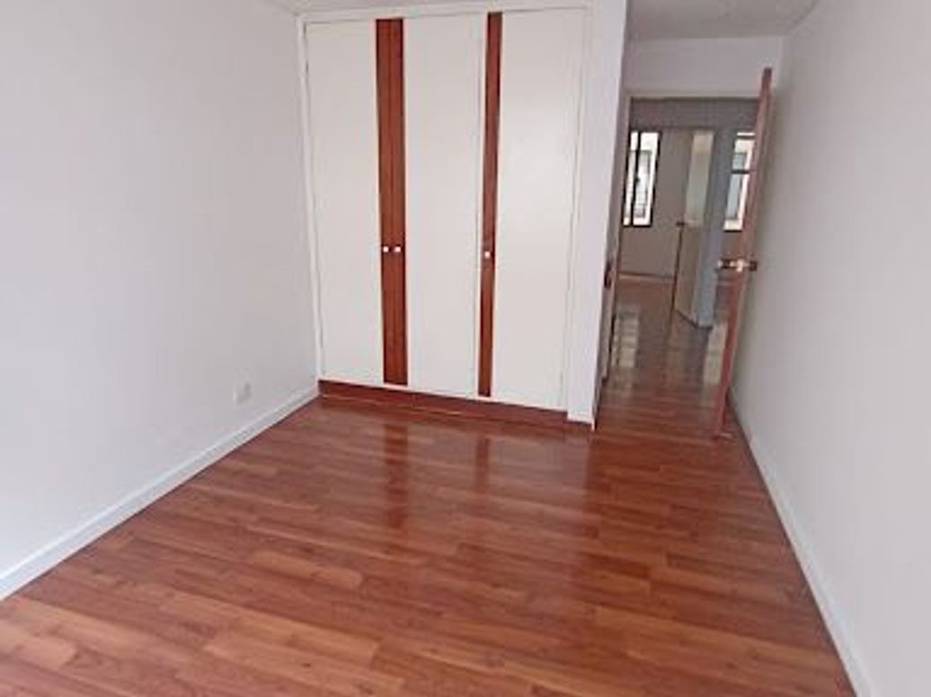 Apartamento de 2 alcobas en venta en Cedro Salazar, Bogotá, 70 m² · foto 3 de 19