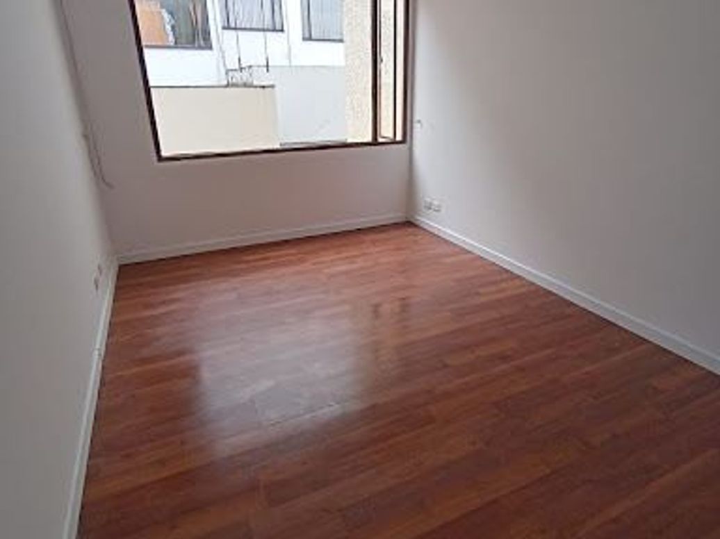 Apartamento de 2 alcobas en venta en Cedro Salazar, Bogotá, 70 m² · foto 6 de 19