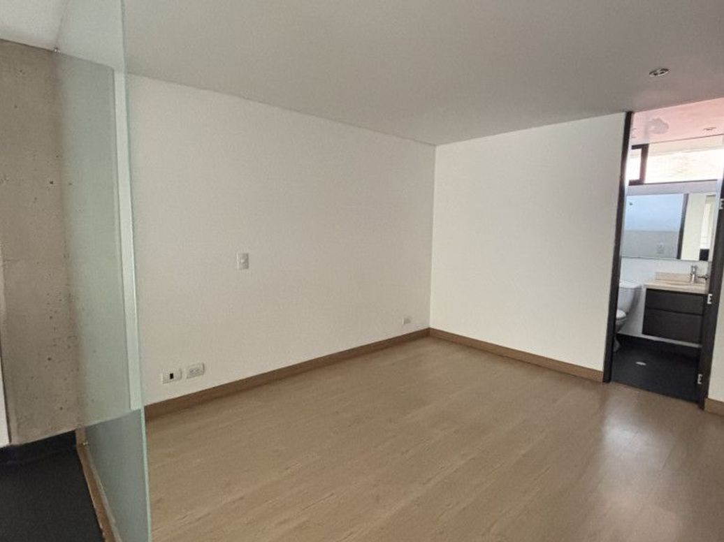 Apartamento de 1 alcoba en venta en La Salle, Bogotá, 52 m² · foto 9 de 20