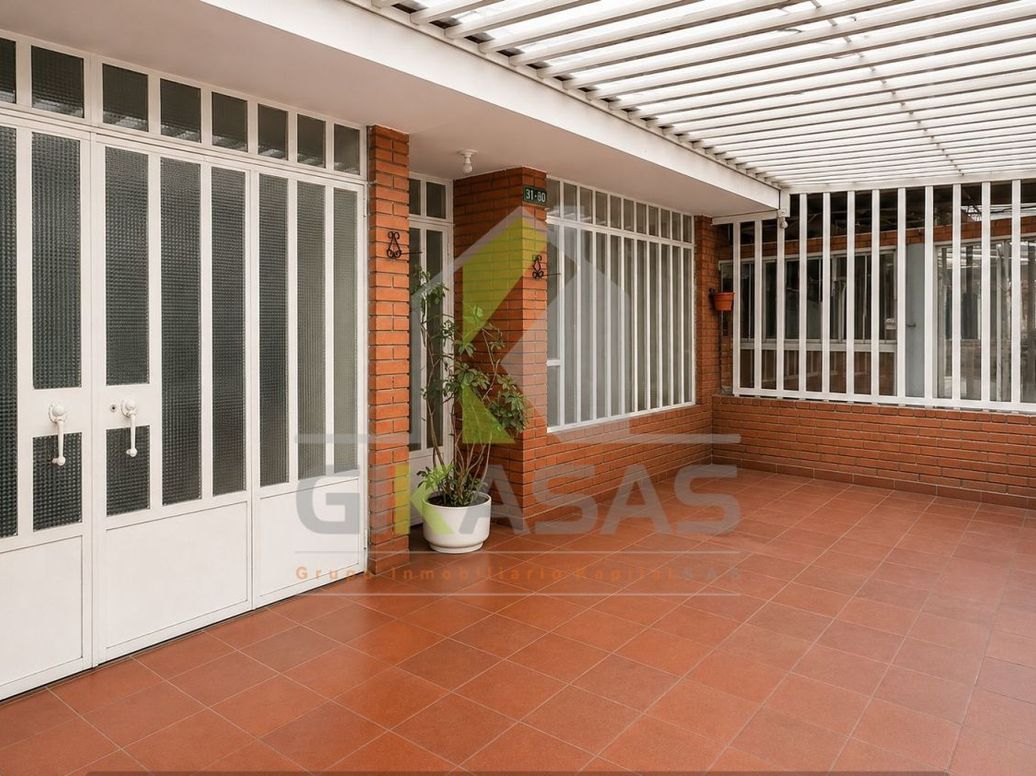 Casa de 4 alcobas en venta en Galan, Bogotá, 220 m² · foto 2 de 16