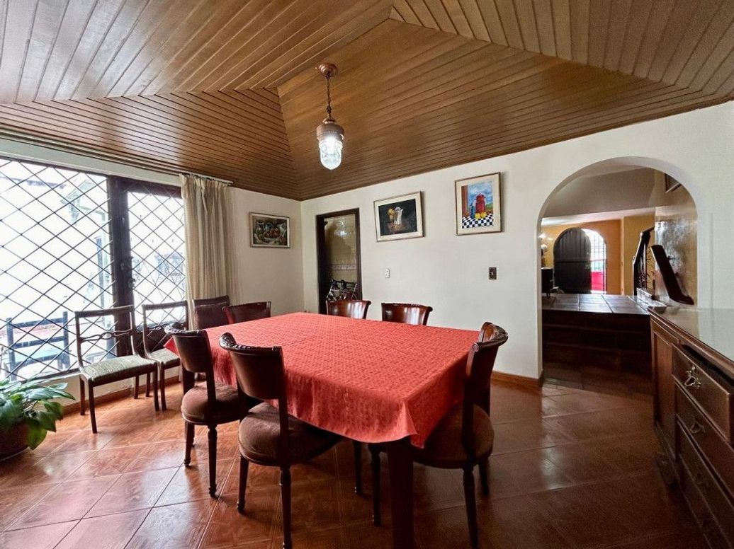 Casa de 5 alcobas en venta en San Patricio, Bogotá, 552 m² · foto 8 de 10