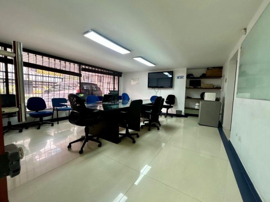 Casa de 5 alcobas en venta en San Patricio, Bogotá, 552 m² · foto 4 de 10