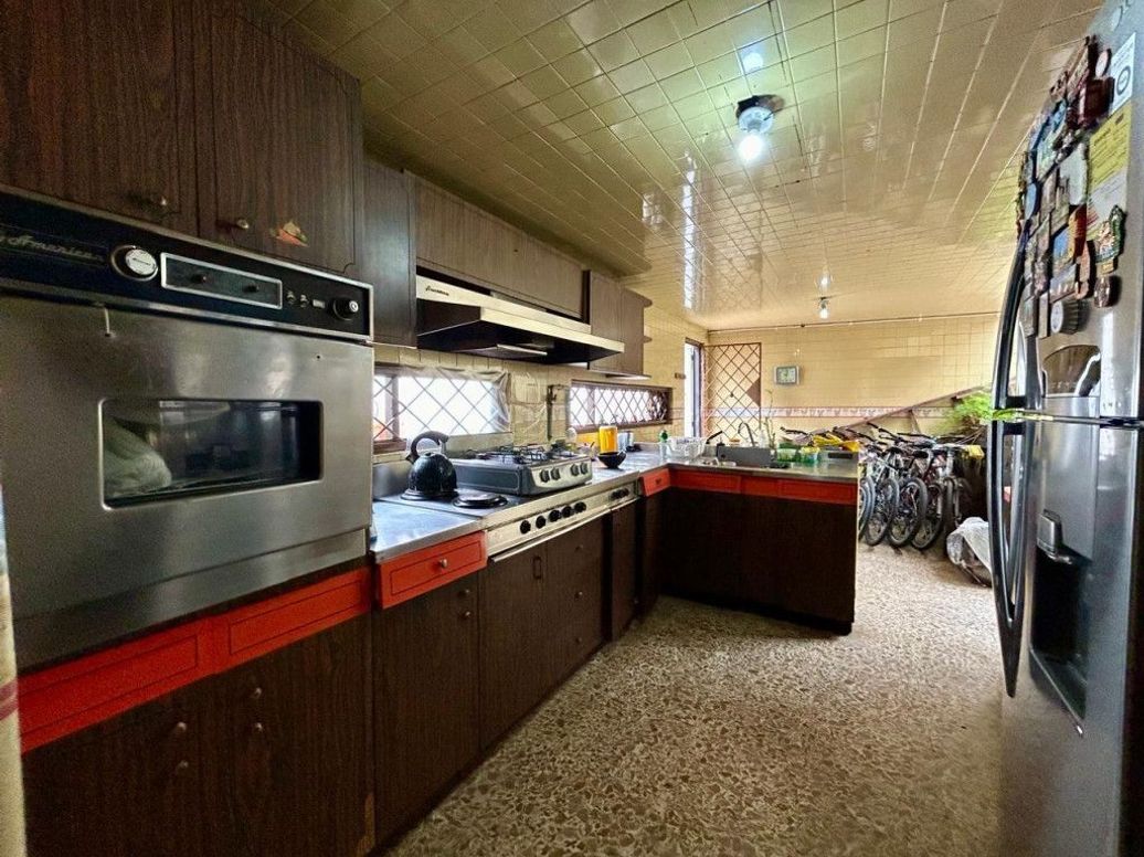 Casa de 5 alcobas en venta en San Patricio, Bogotá, 552 m² · foto 9 de 10