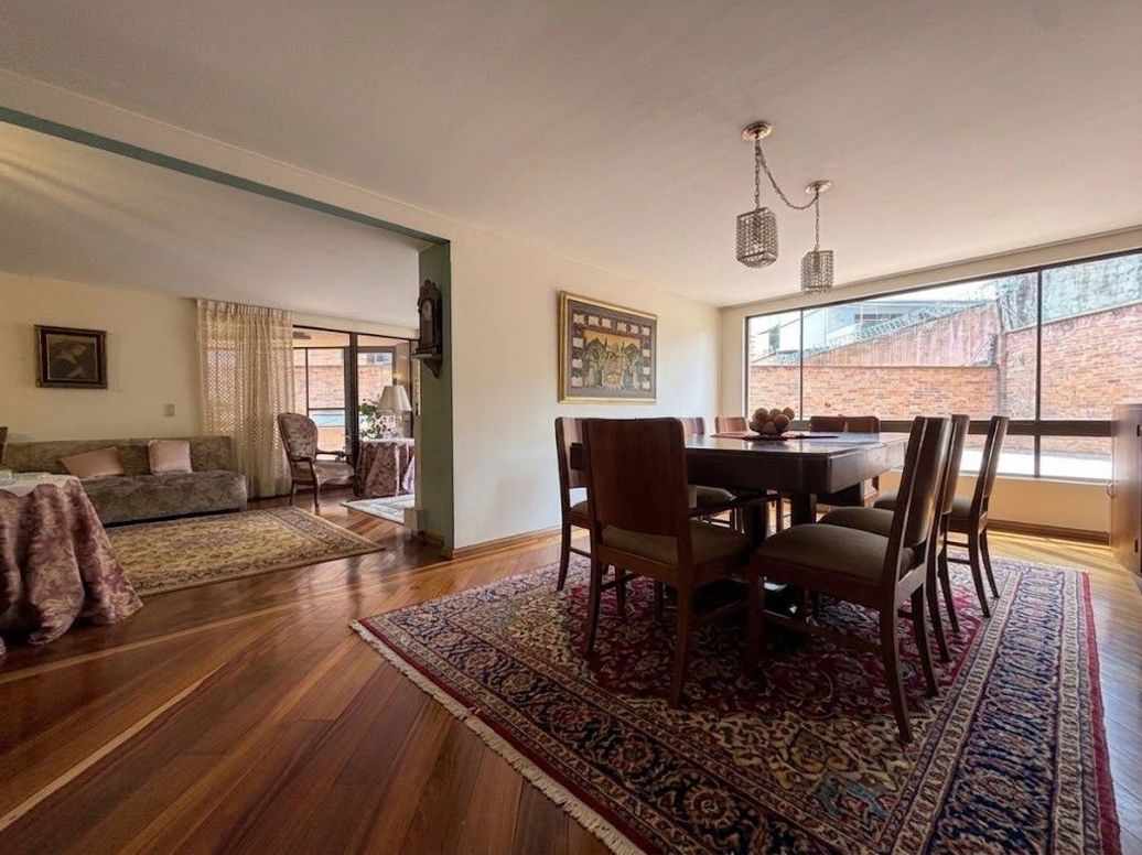 Apartamento de 3 alcobas en venta en La Cabrera, Bogotá, 202 m² · foto 4 de 20