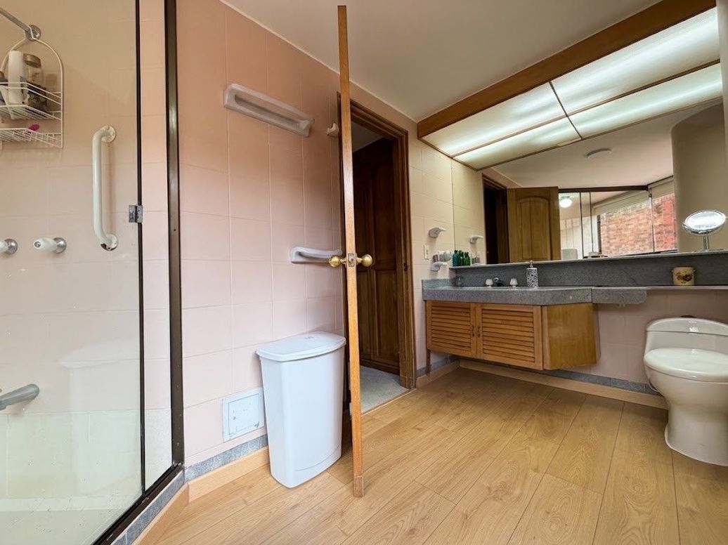 Apartamento de 3 alcobas en venta en La Cabrera, Bogotá, 202 m² · foto 17 de 20