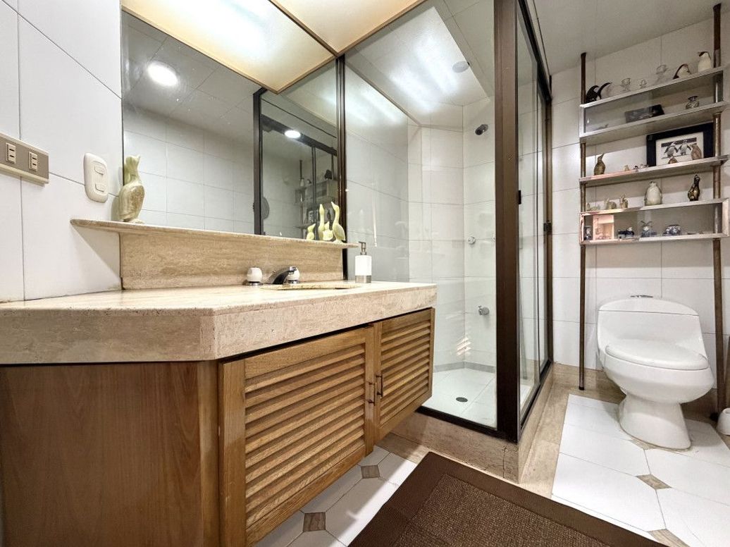 Apartamento de 3 alcobas en venta en La Cabrera, Bogotá, 202 m² · foto 9 de 20