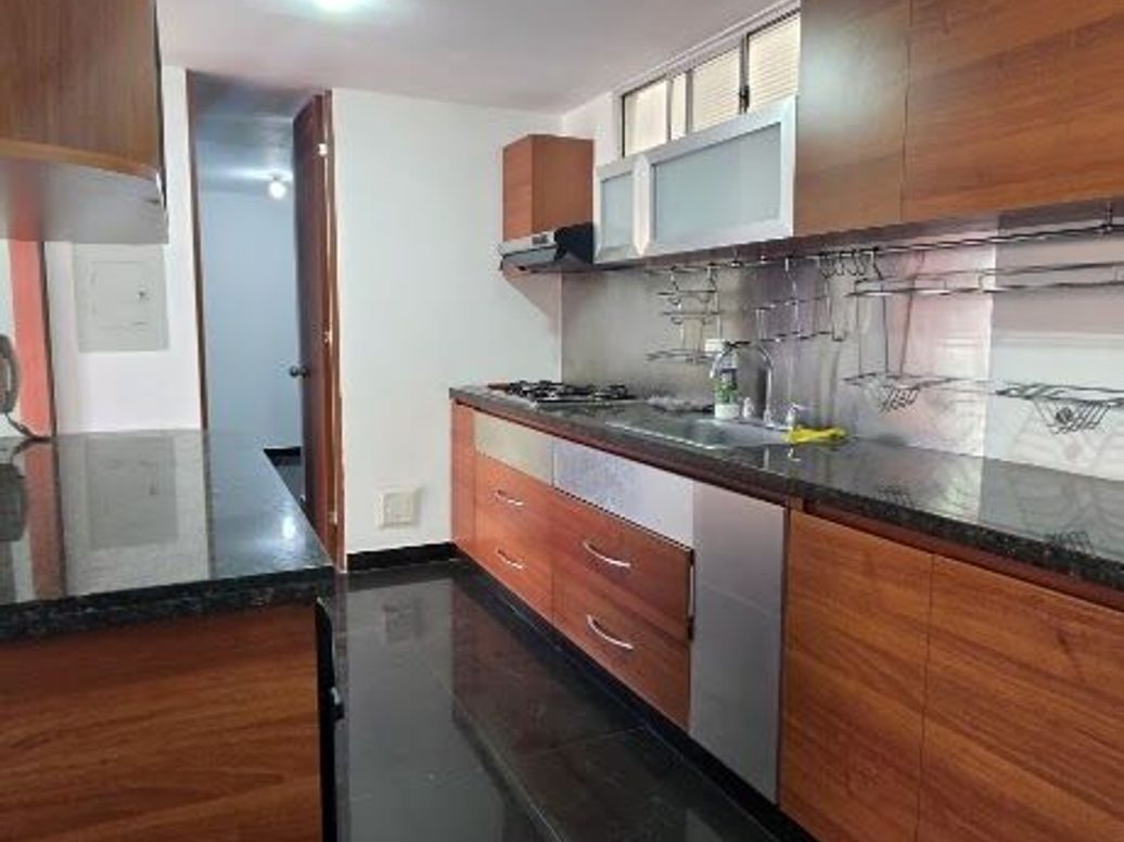 Apartamento de 4 alcobas en venta en Atenas, Bogotá, 195 m² · foto 3 de 20