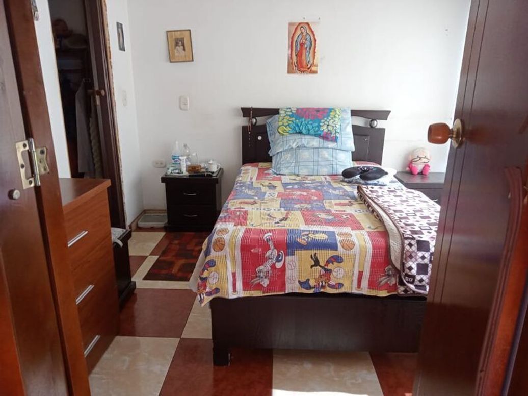 Casa de 6 alcobas en venta en Aures, Bogotá, 200 m² · foto 8 de 12