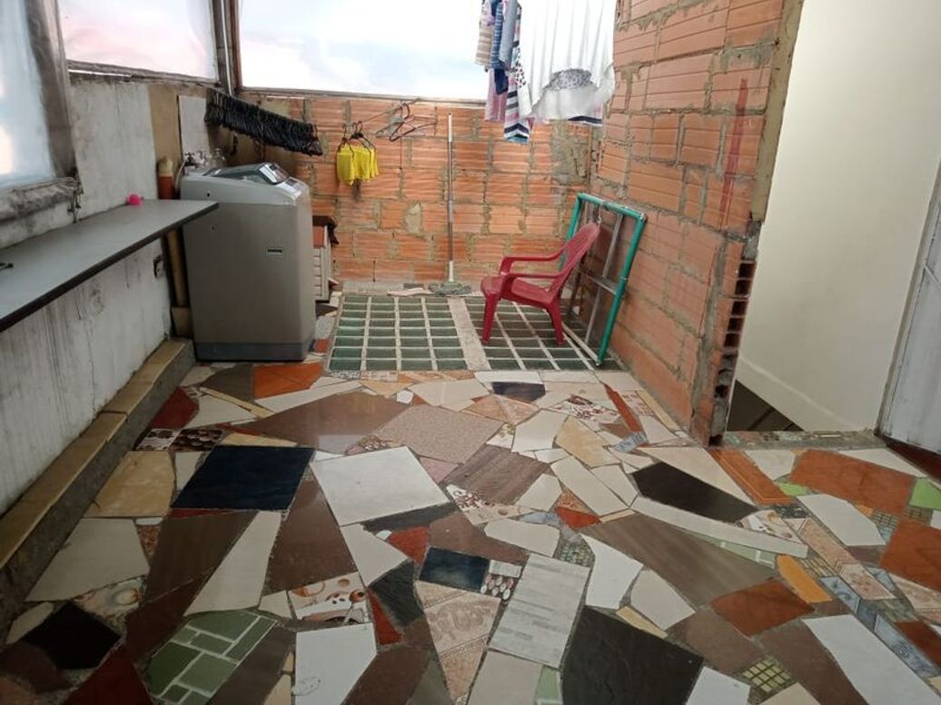 Casa de 6 alcobas en venta en Aures, Bogotá, 200 m² · foto 3 de 12