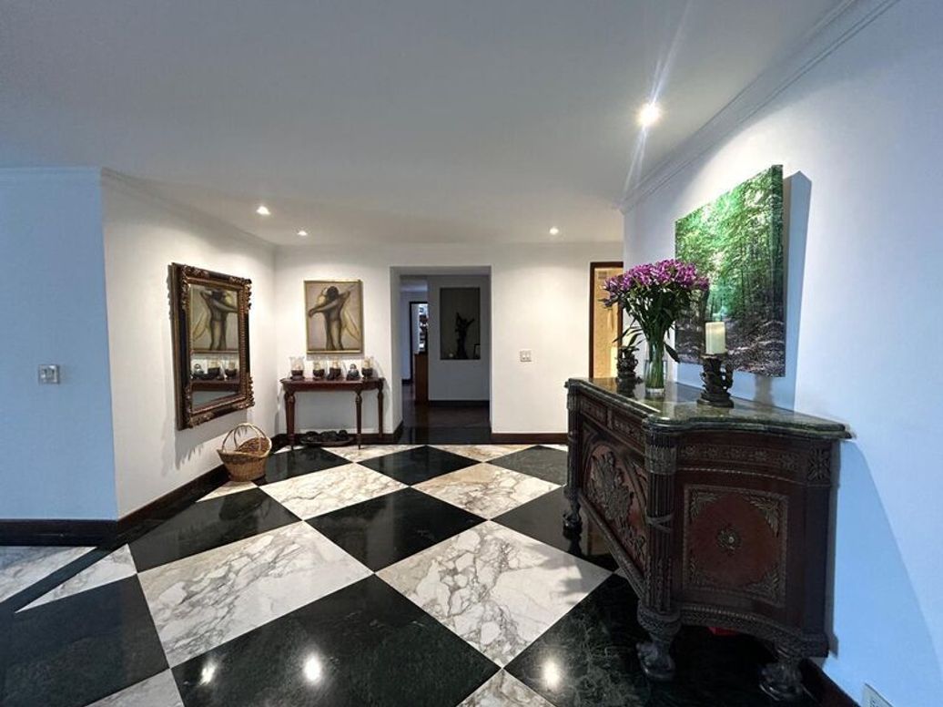 Apartamento de 3 alcobas en venta en El Seminario, Bogotá, 331 m² · foto 6 de 20