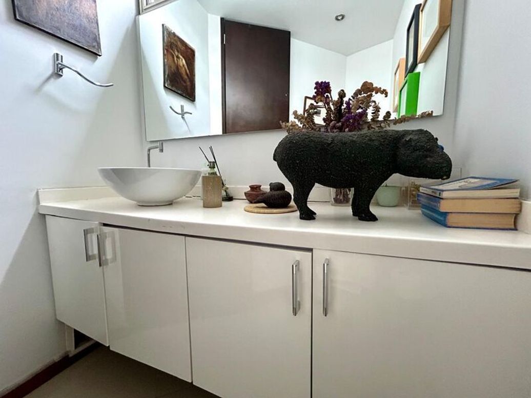 Apartamento de 3 alcobas en venta en Los Rosales, Bogotá, 182 m² · foto 11 de 20
