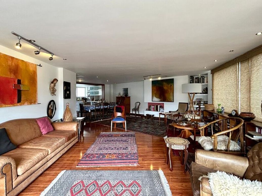 Apartamento de 3 alcobas en venta en Los Rosales, Bogotá, 182 m² · foto 6 de 20