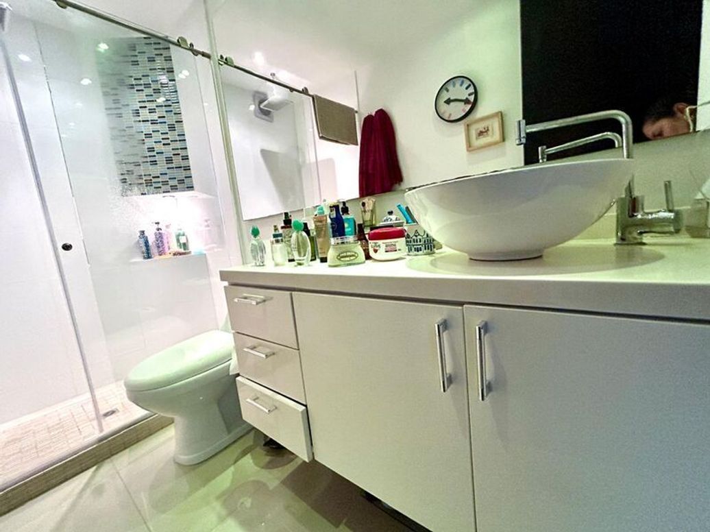 Apartamento de 3 alcobas en venta en Los Rosales, Bogotá, 182 m² · foto 14 de 20