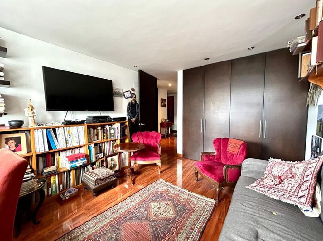 Apartamento de 3 alcobas en venta en Los Rosales, Bogotá, 182 m² · foto 18 de 20