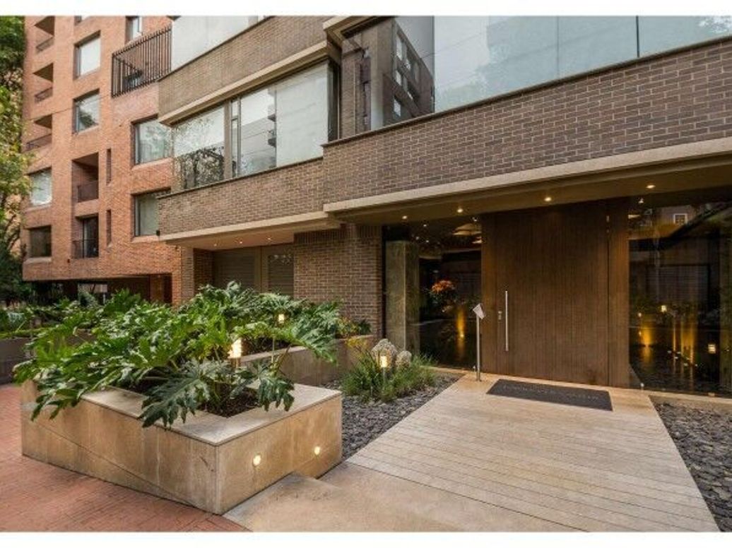 Apartamento de 3 alcobas en venta en El Retiro, Bogotá, 250 m² · foto 6 de 20