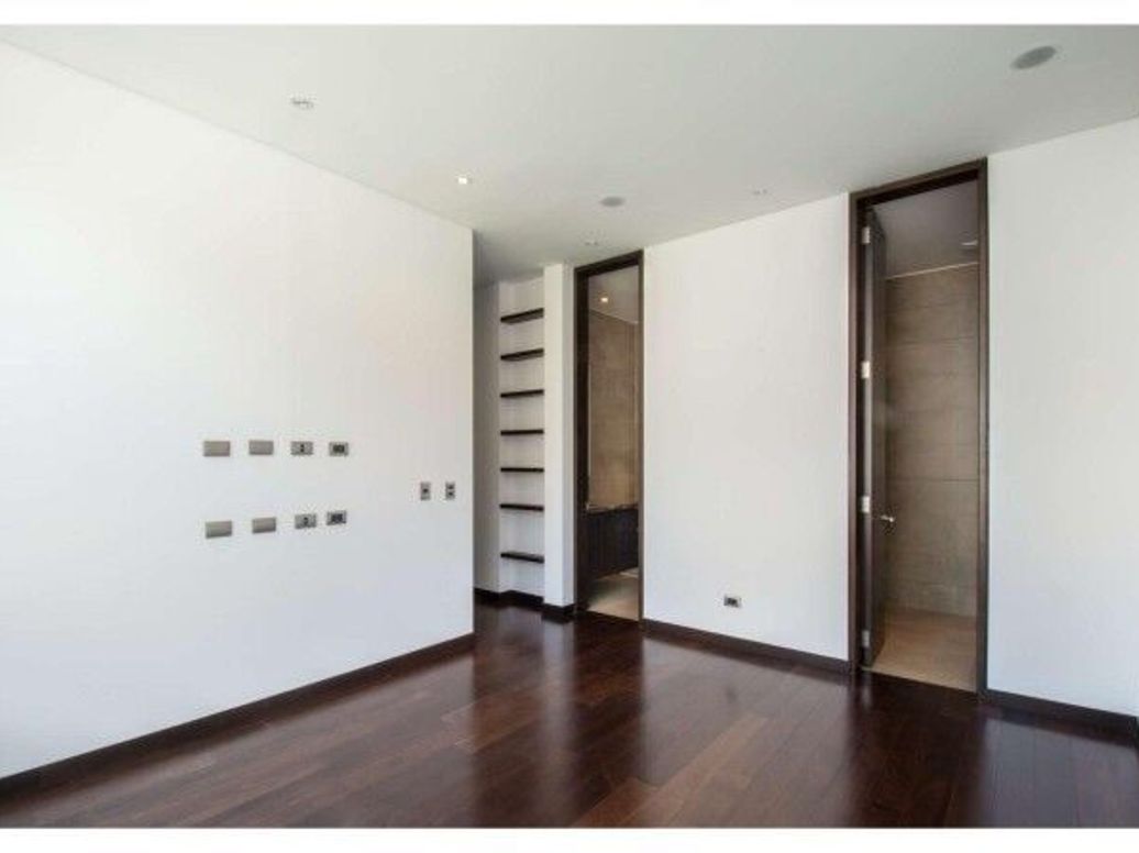 Apartamento de 3 alcobas en venta en El Retiro, Bogotá, 250 m² · foto 16 de 20